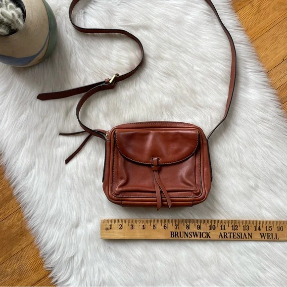 LIKE NEW Fossil Mila crossbody leather bag - Picture 5 of 13